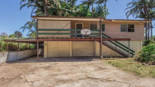 Studio apartments and knockdowns popular at weekend auctions