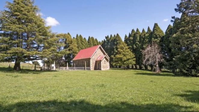 Historic sandstone 1882 church at Kangaloon for sale