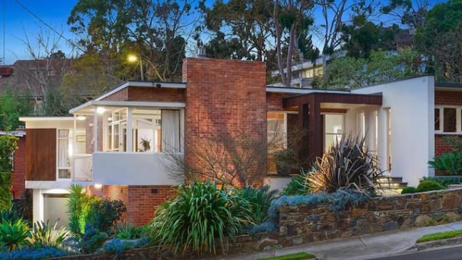 Modernist architect-designed Kew trophy home on the market
