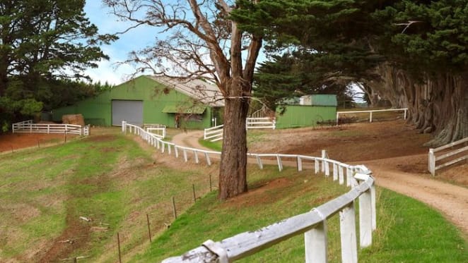La Trobe Financial CEO Greg O'Neill buys Watermill Estate at Red Hill