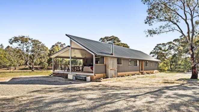 2017 House Rules Lake Fyans transformation sold