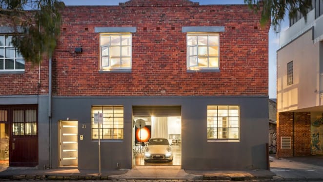 1930's hat factory home at 31 Woodstock Street, Balaclava relisted