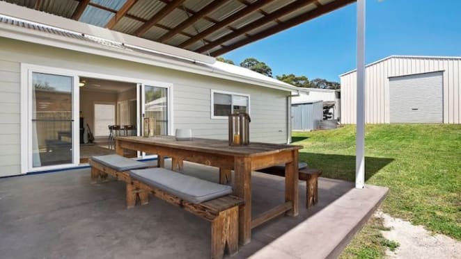 Country music stars Brooke McClymont and Adam Eckersley sell Central Coast home