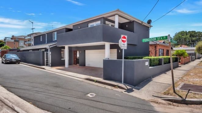 League legend Jim Dymock lists in Maroubra