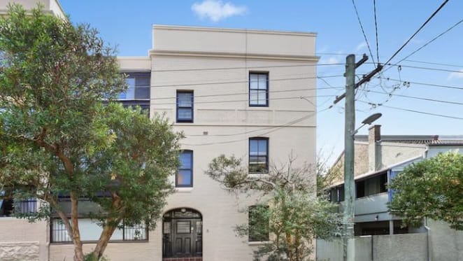 Masterchef's Karlie Verkerk tries again to sell Paddo apartment