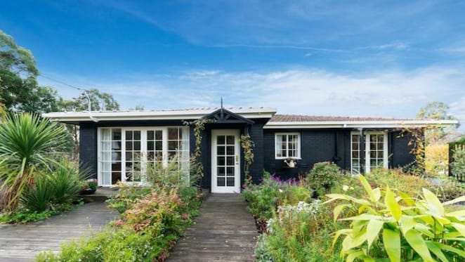 Waterfront trophy home on D'Entrecasteaux Channel listed