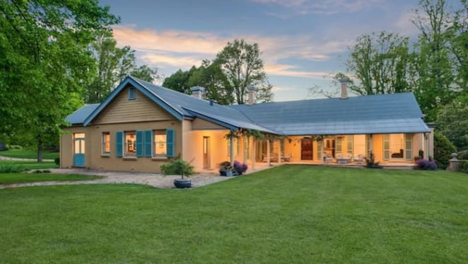 Bill Pulver buys Braidwood's Mona with wedding centre plans