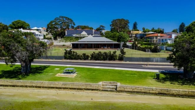 Len Buckeridge's longtime partner Tootsie buys in Mosman Park