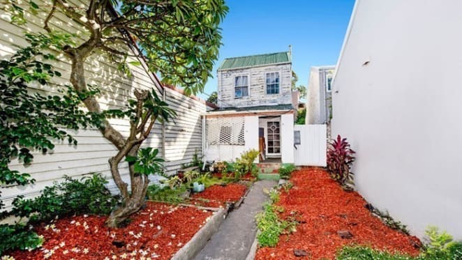 Last of the backyard Paddington dunnies fetches $1 million amid 78% Super Saturday auction clearance rate