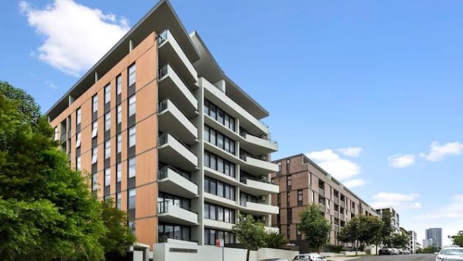 Starryland, Parramatta apartment sold for $32,000 less than 2014 price