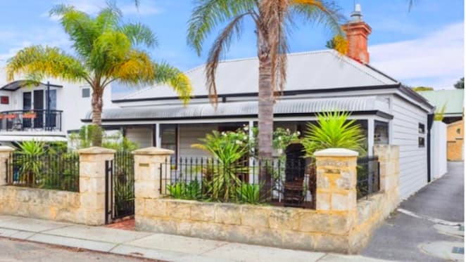 Sydney's unsold property offerings remain high, but with fewer fresh listings