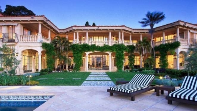 Australian buyer Lola Wang Li emerges with Villa del Mare, the $39 million Point Piper FIRB home