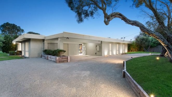 Collingwood legend Lou Richards old house in Portsea listed for sale