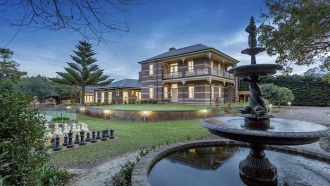 1890s Rosebud trophy home, Parkmore offering