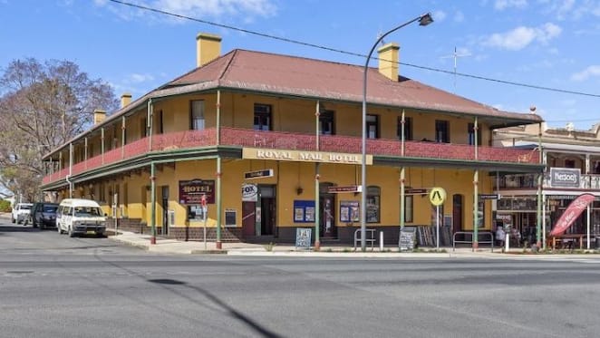 Historic Braidwood hotel, once visited by Mick Jagger, hits the market