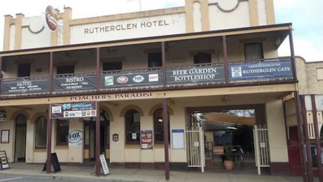 Historic hotel at Rutherglen for sale