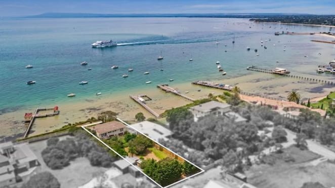 Mid century clifftop Sorrento shack sold for $10 million