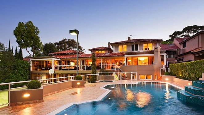 Some 790 weekend auctions, then the pre-Easter fortnight of 900 plus Sydney auction offerings