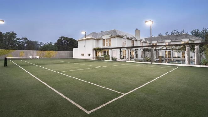 Stokehouse restaurant's Frank and Sharon van Haandel list Toorak home