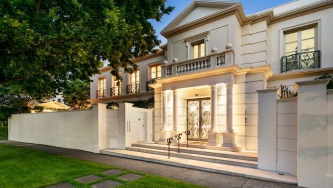 Fashion designer Fella Hamilton lists Toorak apartment