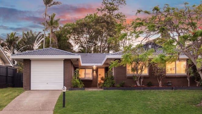 Former NAB chief of staff Rosemary Rogers lists Williamstown trophy home