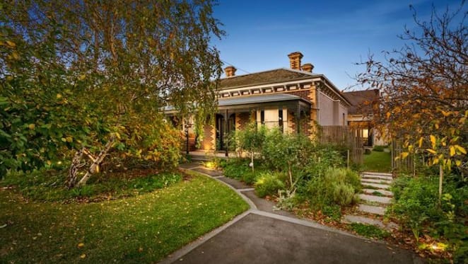 Former NAB chief of staff Rosemary Rogers lists Williamstown trophy home