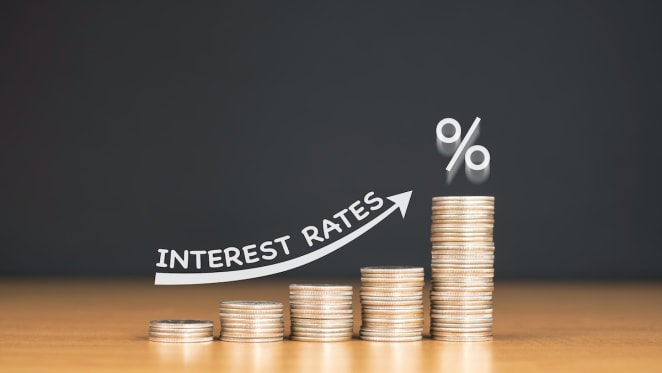 UBS economist forecasts budget deficit will prompt 2023 home loan rate rises