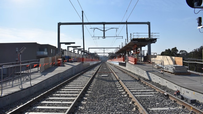 Rosanna station and the Hurstbridge line re-open