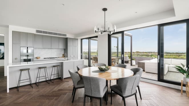 Urban's tour of the Sandy Hill Penthouse display suite