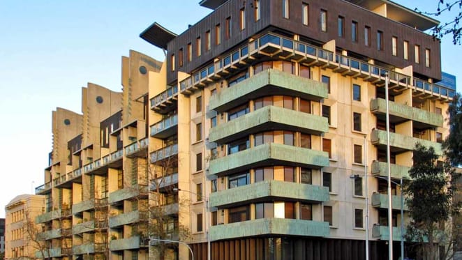 Melbourne Terrace Apartments - a close up