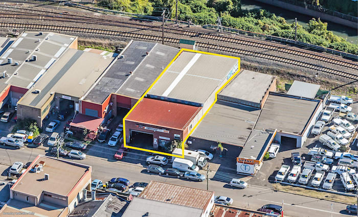 Local owner-occupier snaps up freestanding Clyde warehouse