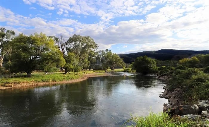 Brymay, Tumut agricultural holding sold 30% over reserve at online auction