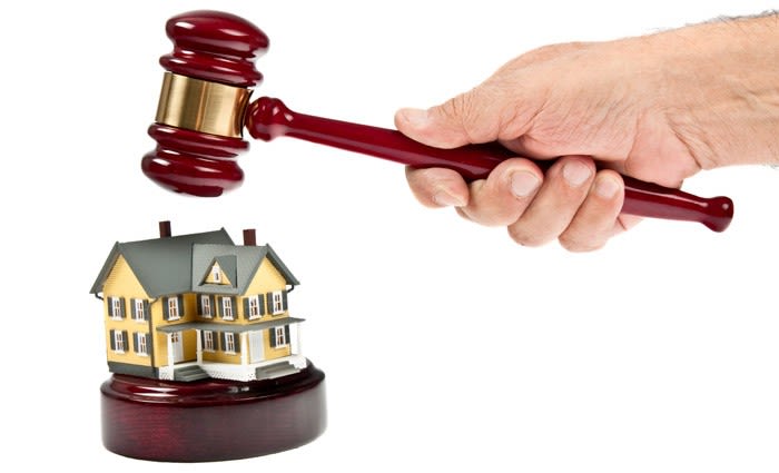 Victorian real estate customers stuck in limbo: Dan White
