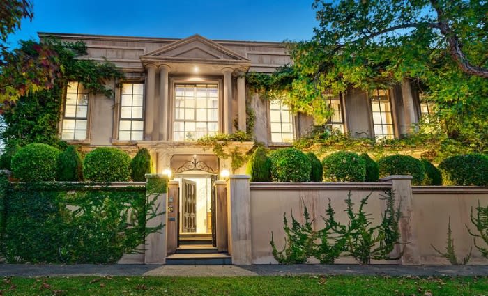 Former Magpie Chris Tarrant lists Toorak home