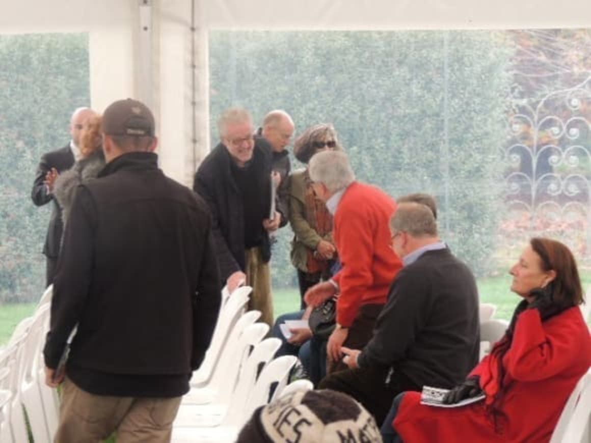 Musk Farm sale draws big crowd to Stuart Rattle garden estate auction