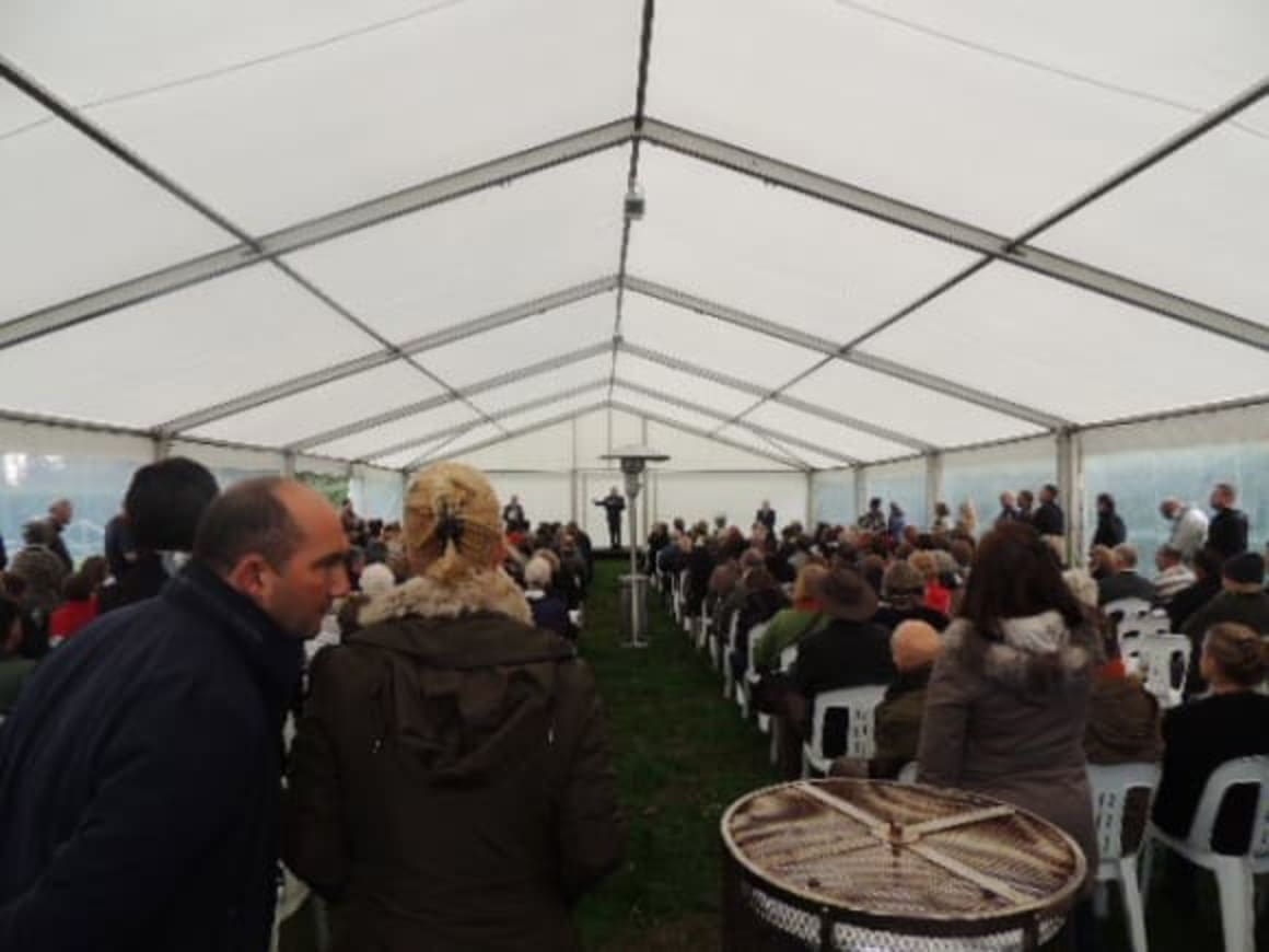 Musk Farm sale draws big crowd to Stuart Rattle garden estate auction