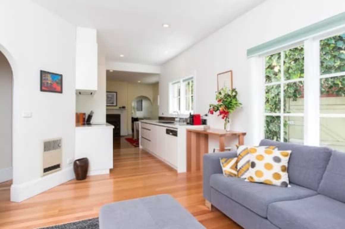 Hobart housing market 'robust', with Airbnb's help: MyState Bank chief