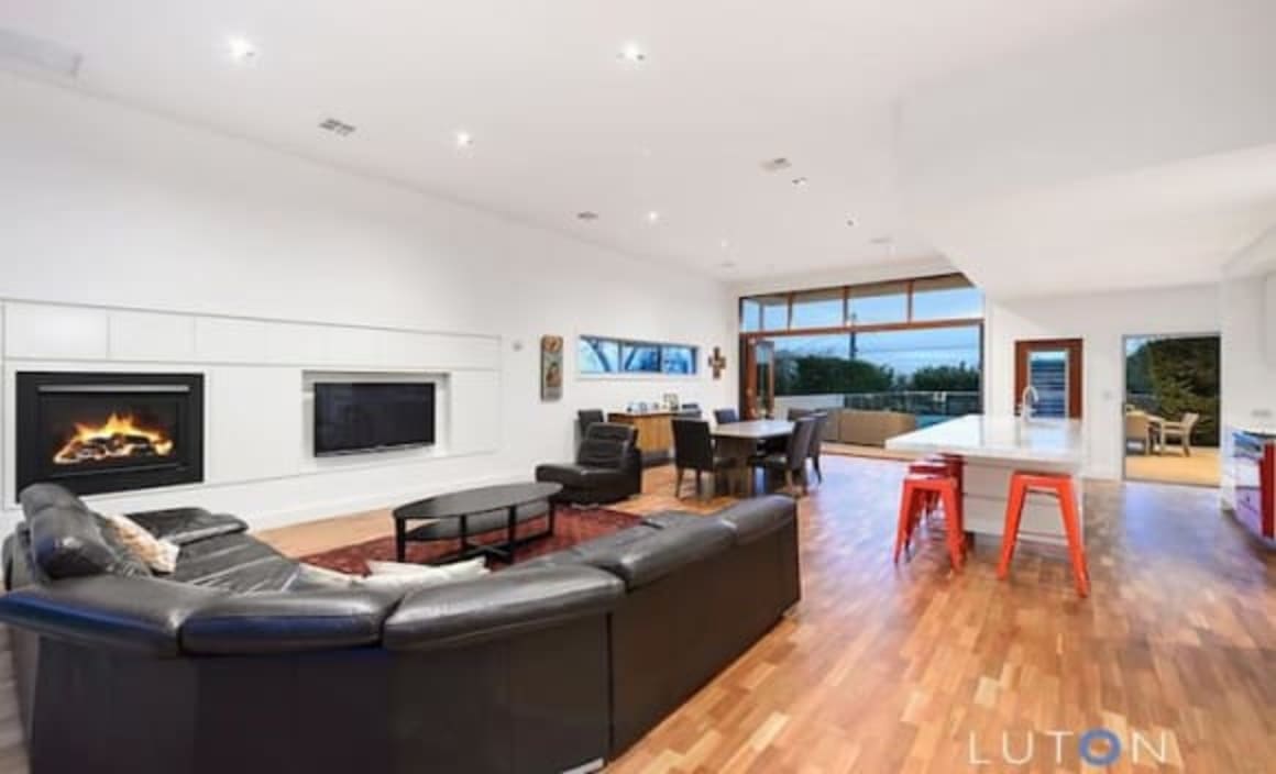 Peter Byfield-designed Red Hill house sold for $2.9 million