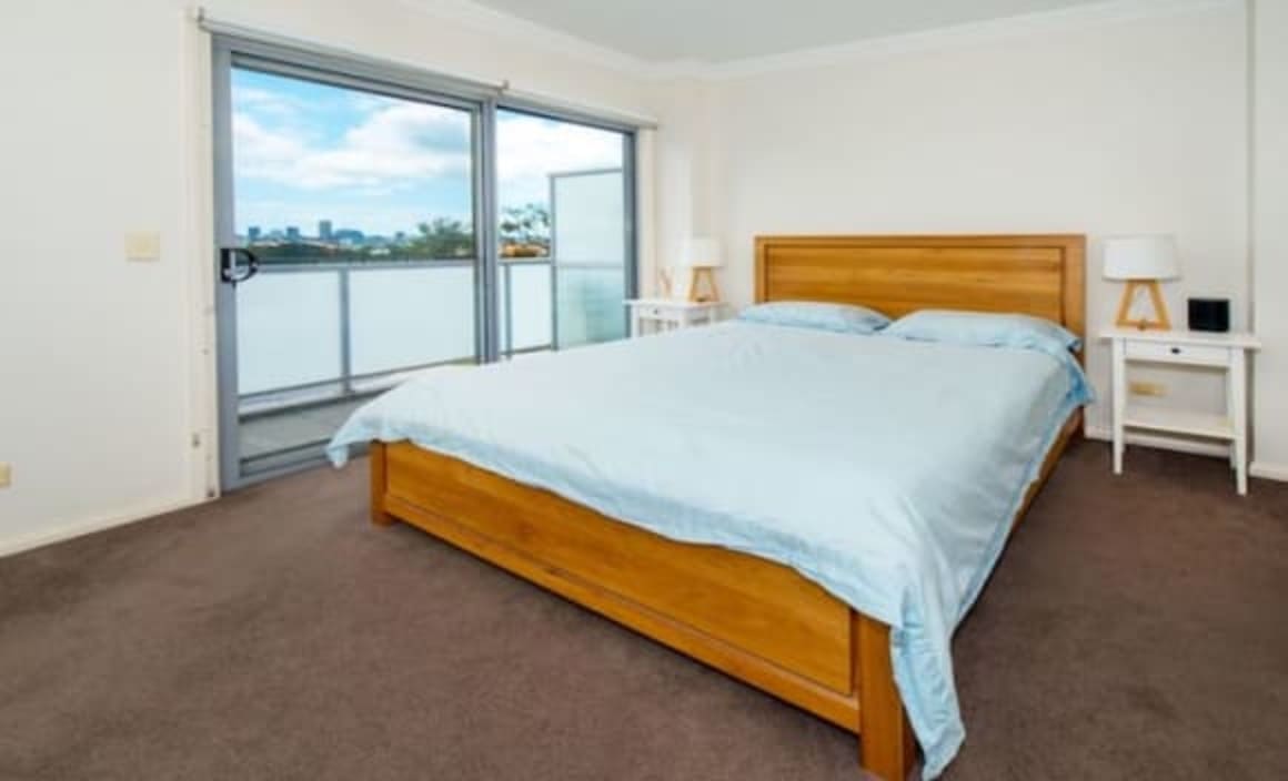 Erskineville apartment sells under the hammer for $875,000