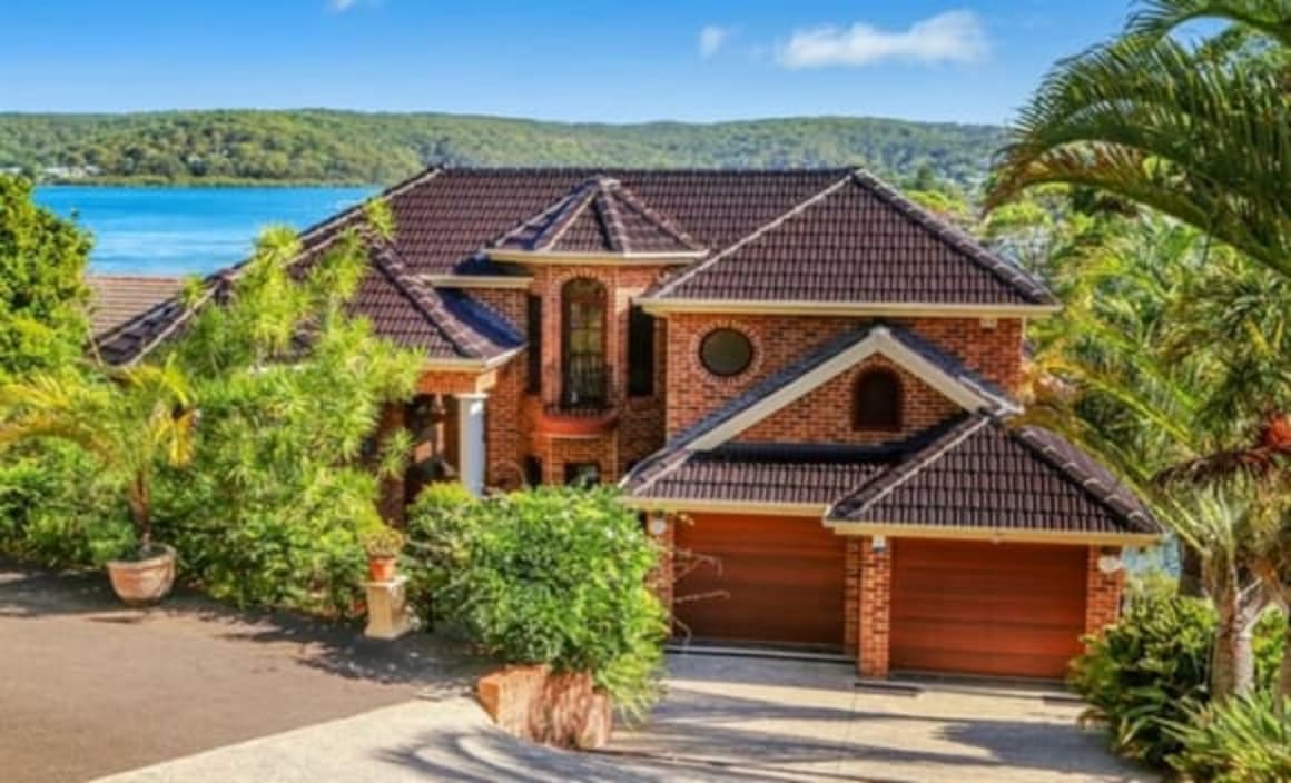 Five bedroom waterfront estate for sale in Daleys Point