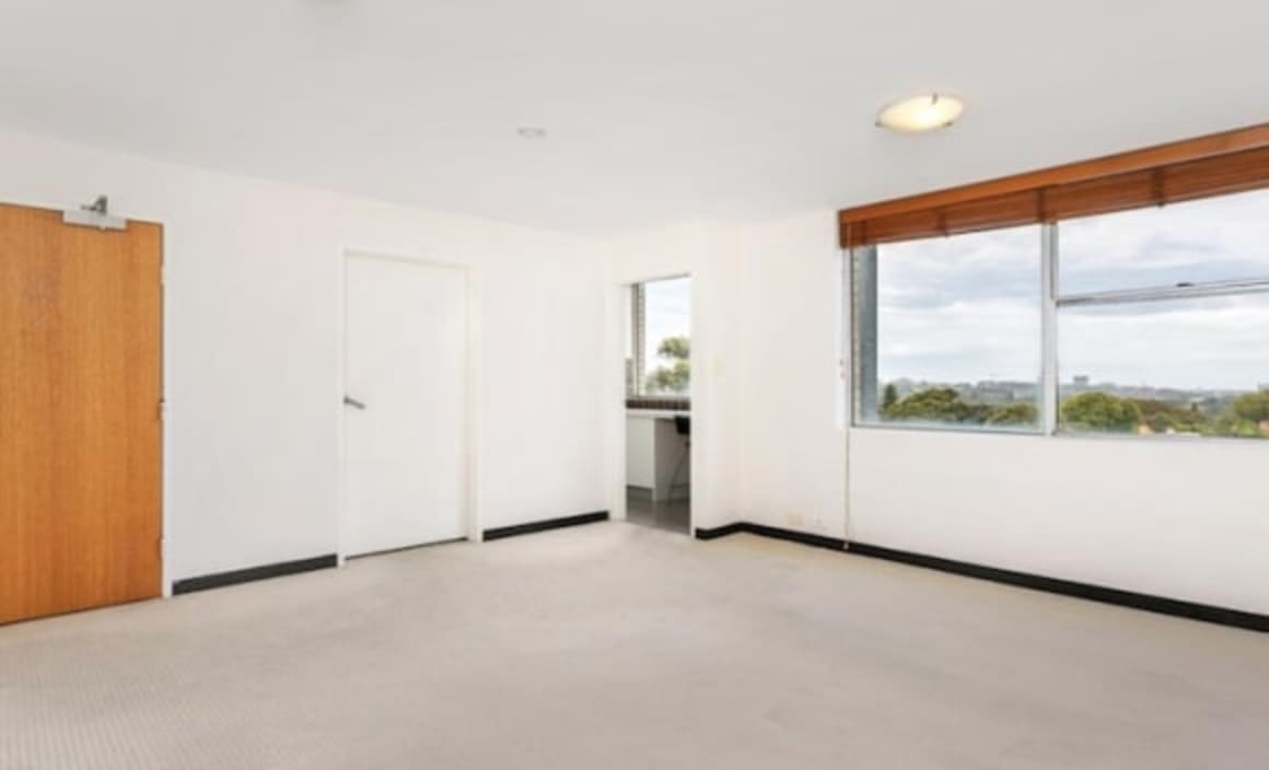 Studio apartments and knockdowns popular at weekend auctions