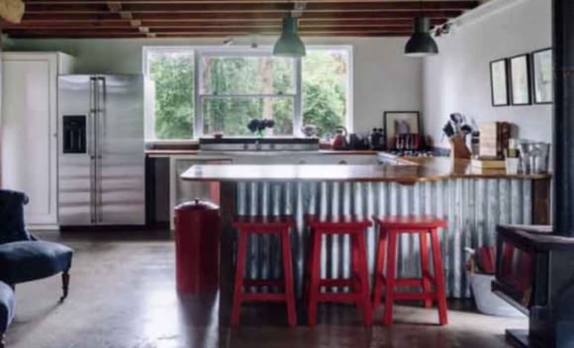 Fashion designer Collette Dinnigan sells Milton farmstay