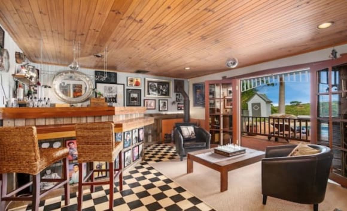 Thirroul estate listed by Three Waiters opera singer