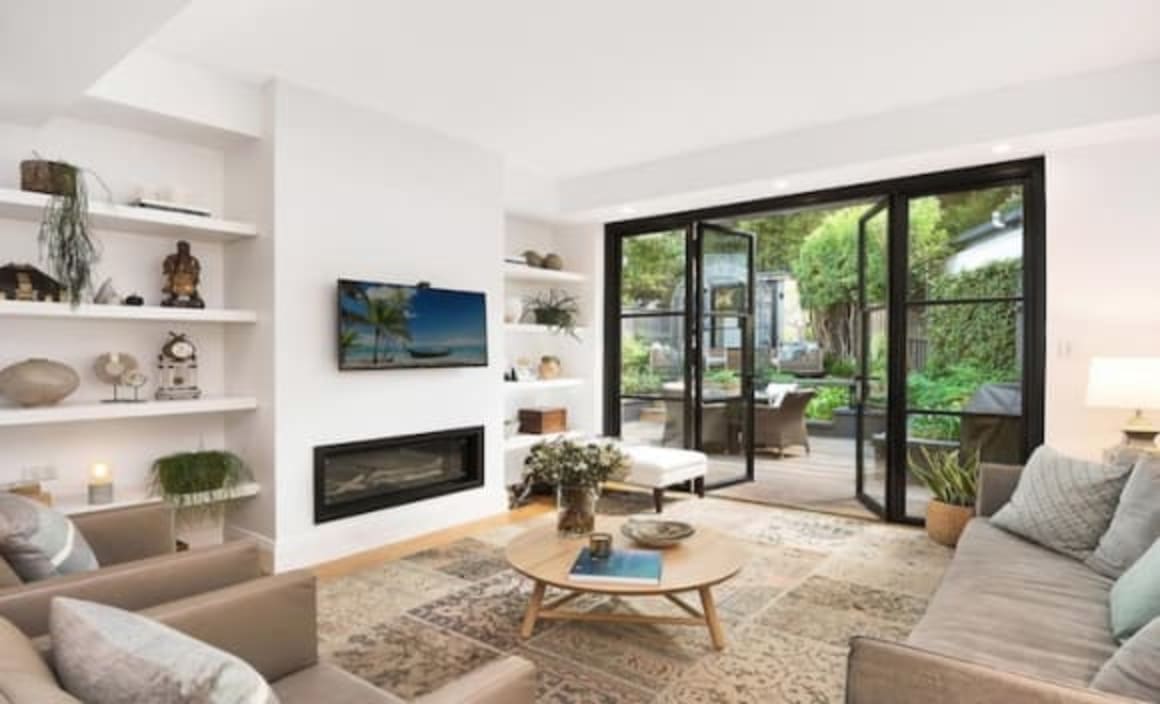 Former Stockland boss lists Kirribilli terrace
