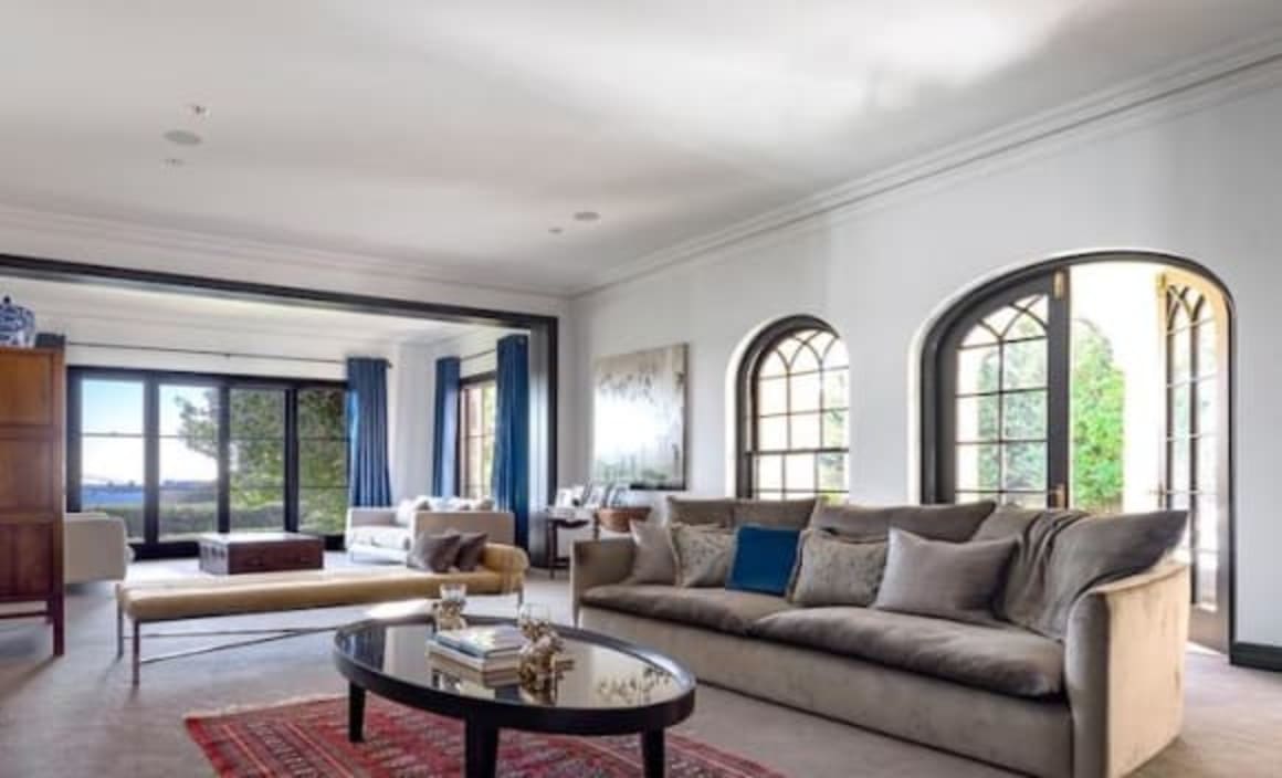 Vaucluse harbourside trophy house to go under the hammer