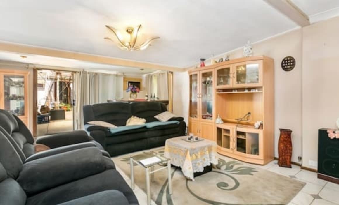 Boxer Jeff Fenech sells St Peters home he grew up in