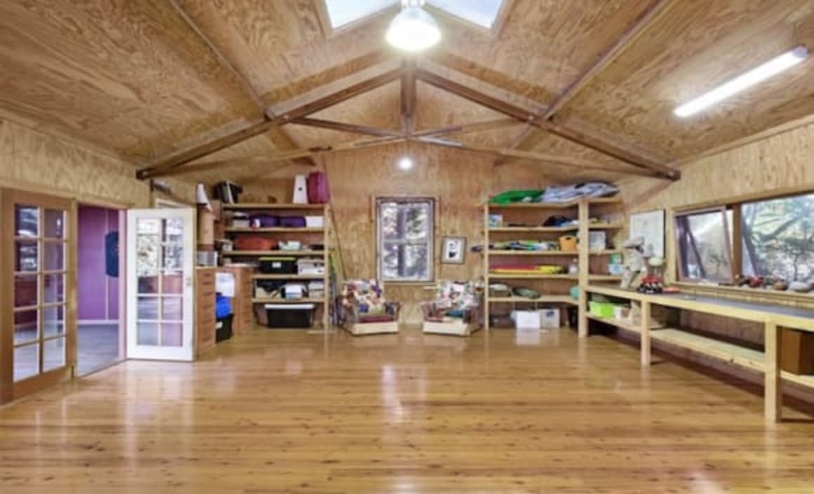 Sculptor David Ball Mittagong's Lake Alexandra home for auction