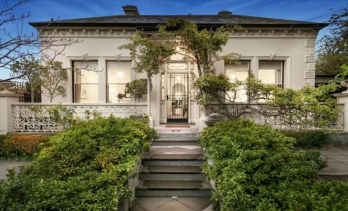 Johnny Famechon's Frankston South House sells pre-auction