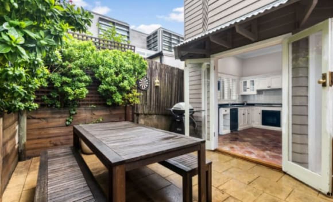 GWS Giants star Adam Tomlinson lists Sydney home