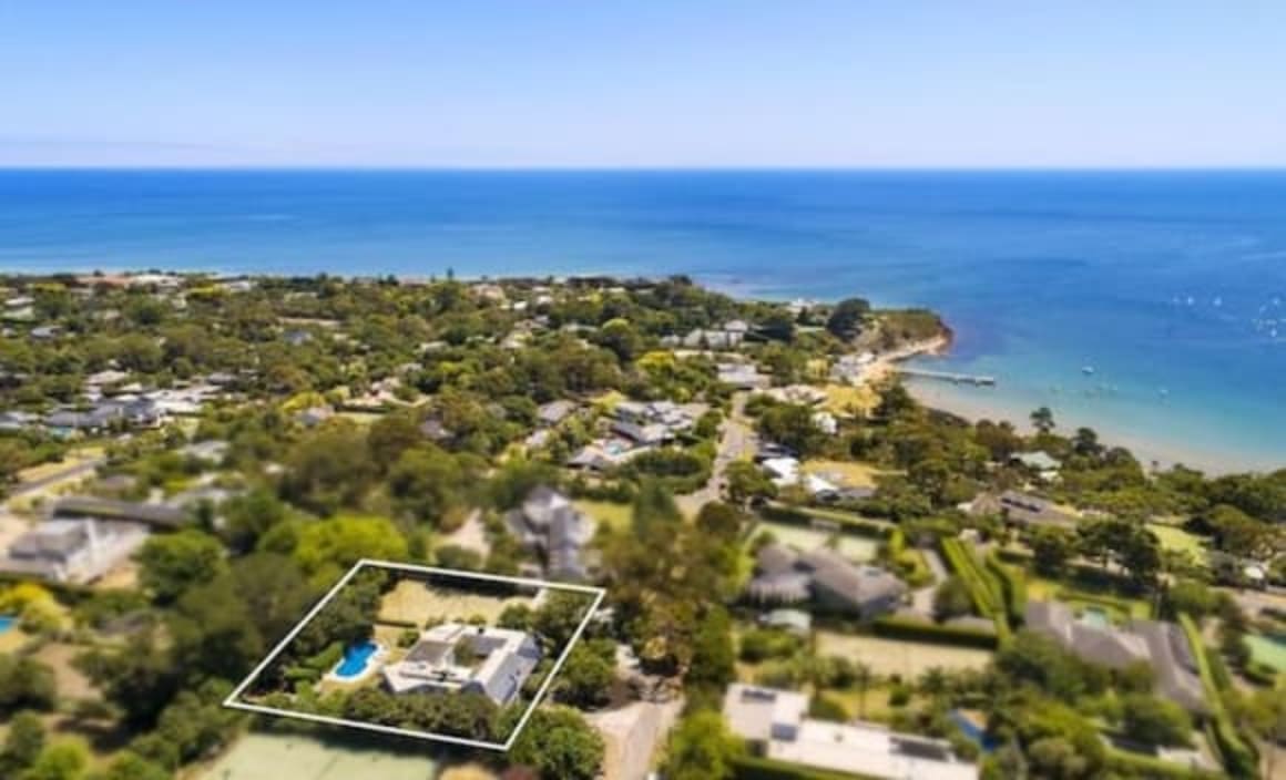 Architectural family home Waveney in Mount Eliza listed for $4 million